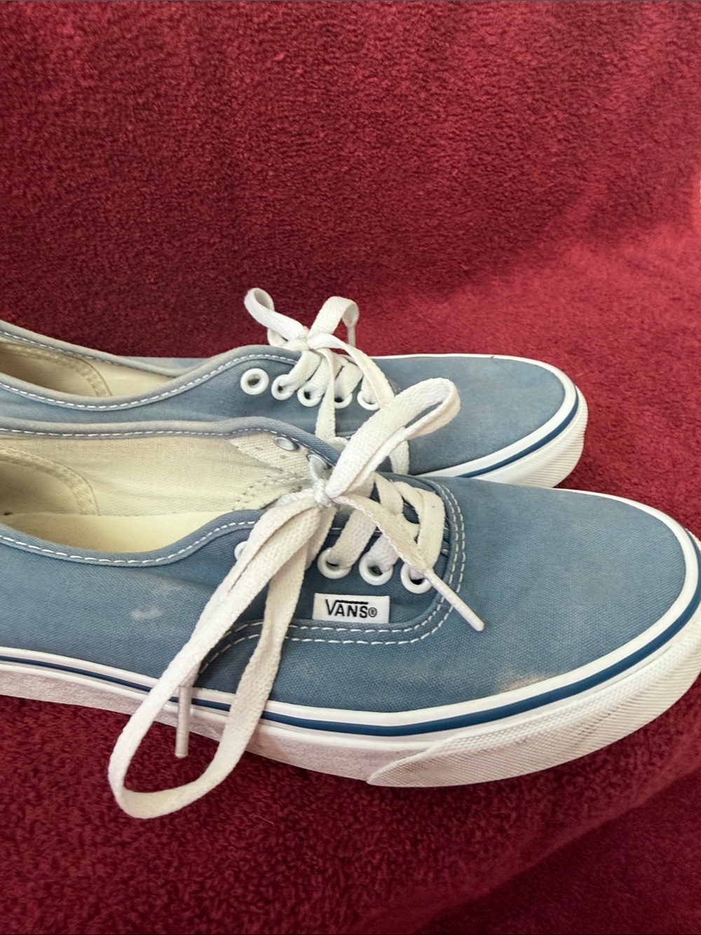 Vans men’s and women’s Low-Top Canvas Sneakers in Light Blue with White Laces - Picture 5 of 7